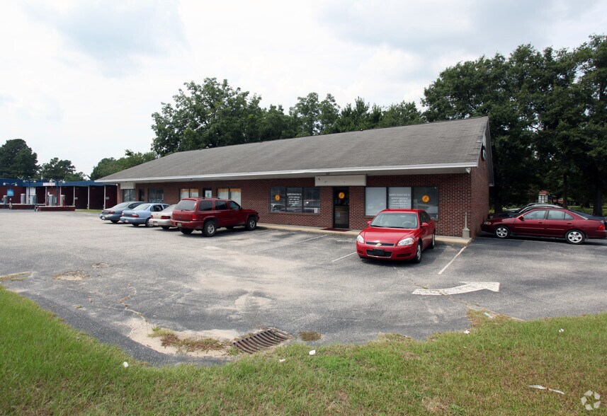 More Photos Of 402-406 Harris Ave, Raeford Storefront Retail Office For Sale