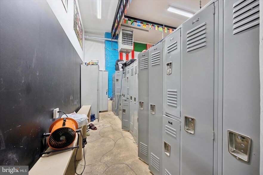 More Photos Of 840 E Atlantic St, Philadelphia Warehouse For Sale