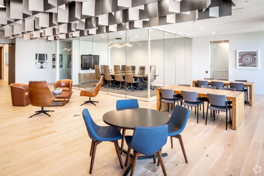 More Photos Of 500 W 2nd St, Austin Office For Lease