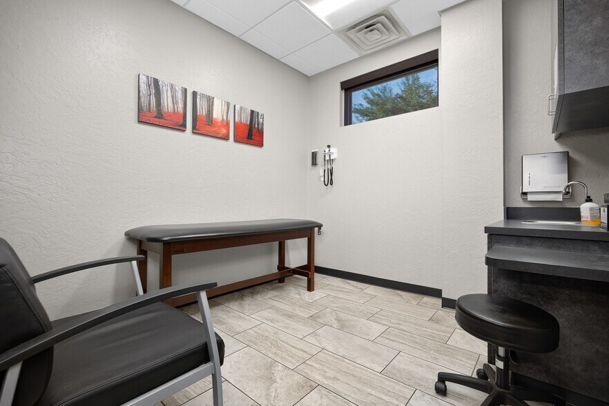 More Photos Of 2804 SW 134th St, Oklahoma City Medical For Sale