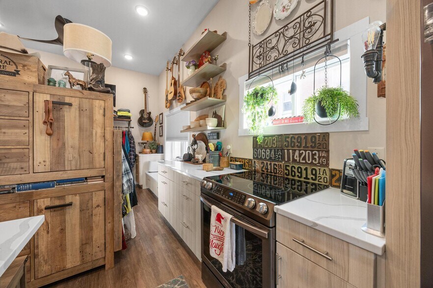 More Photos Of 116 W 5th St, Tipton Research And Development For Sale