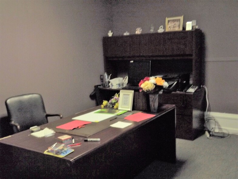 More Photos Of 4647 N Broad St, Philadelphia Religious Facility For Lease