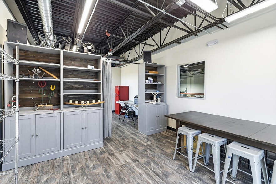 More Photos Of 18233 Lincoln Meadows Pky, Parker Self Storage For Sale