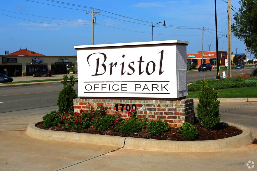 More Photos Of 1717 W 33rd St, Edmond Medical For Sale