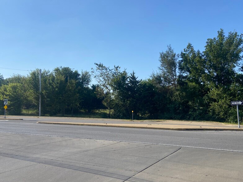 More Photos Of 3300 W Kearney St, Springfield Land For Sale