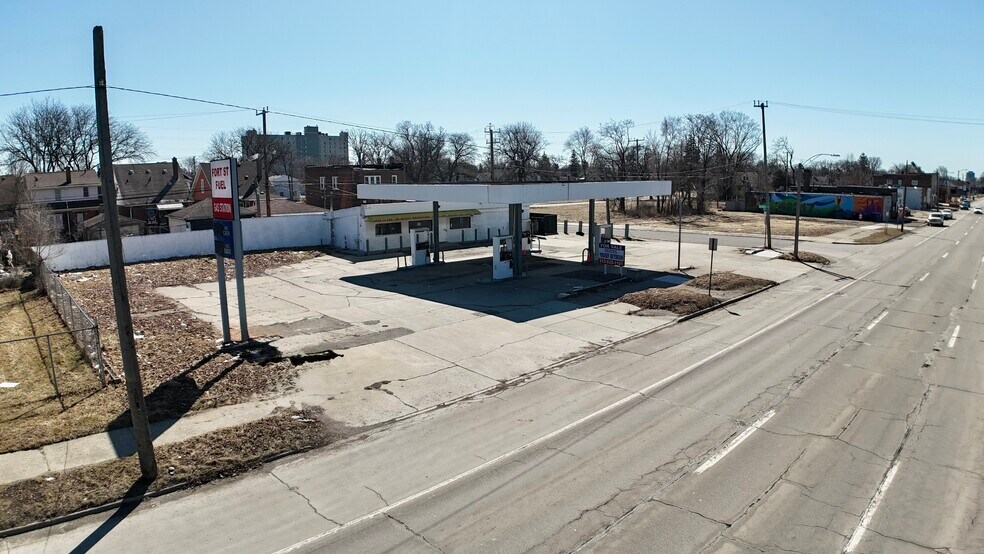 More Photos Of 2561 S Fort St, Detroit General Retail For Sale