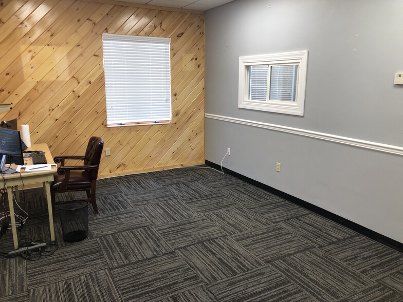 More Photos Of 6 Wesley Ct, Middletown Office For Lease