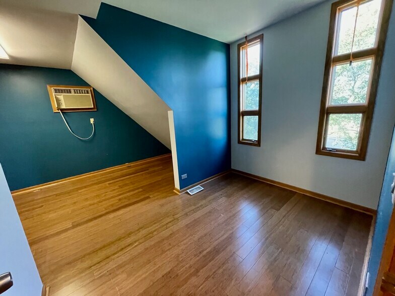 More Photos Of 1595 Weld Rd, Elgin Office For Lease