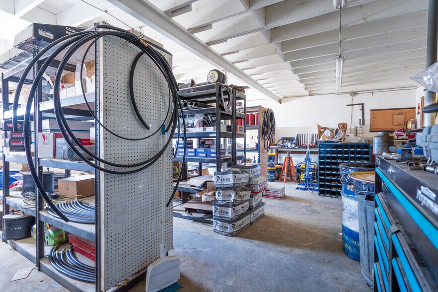 More Photos Of 310 Williams Industrial Dr, Neilburg Service For Sale