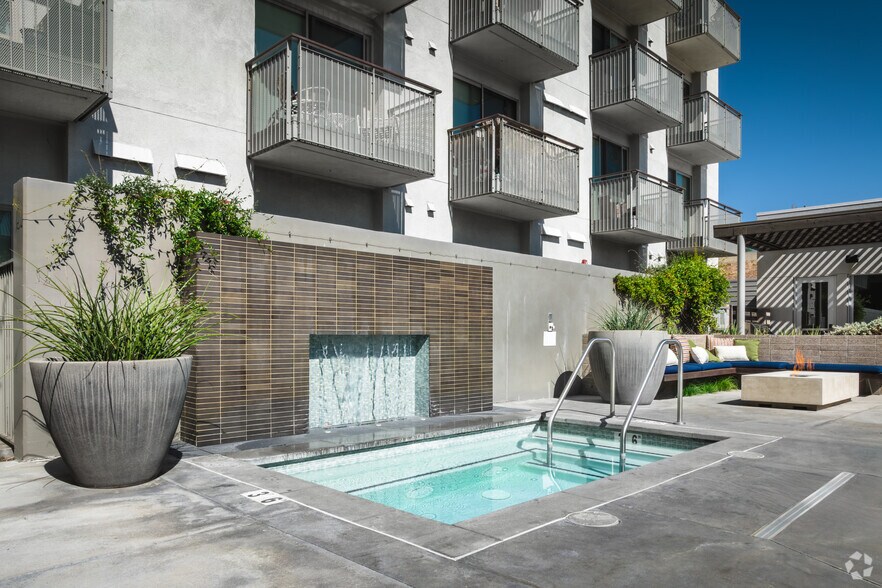 More Photos Of 3750 Main St, Riverside Apartments For Lease