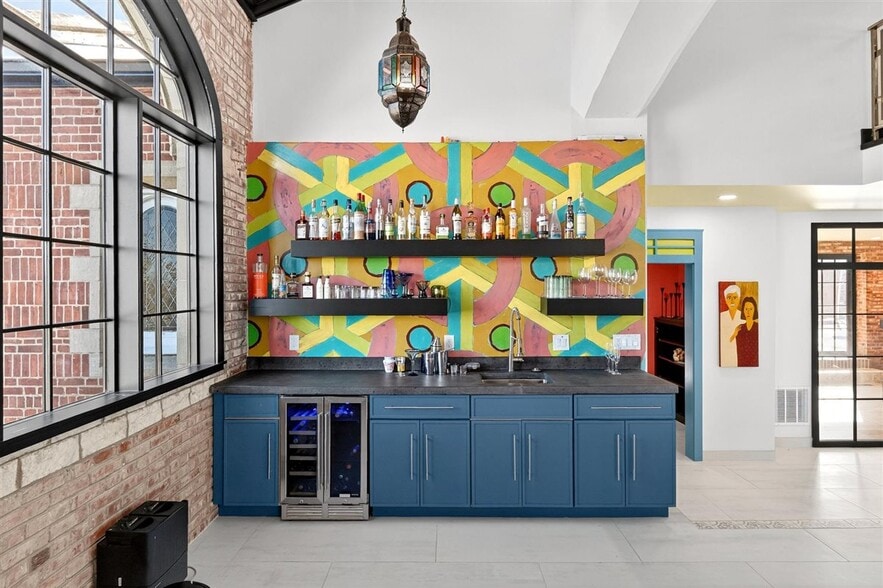 More Photos Of 1034 S Kingshighway Blvd, Saint Louis Office For Sale