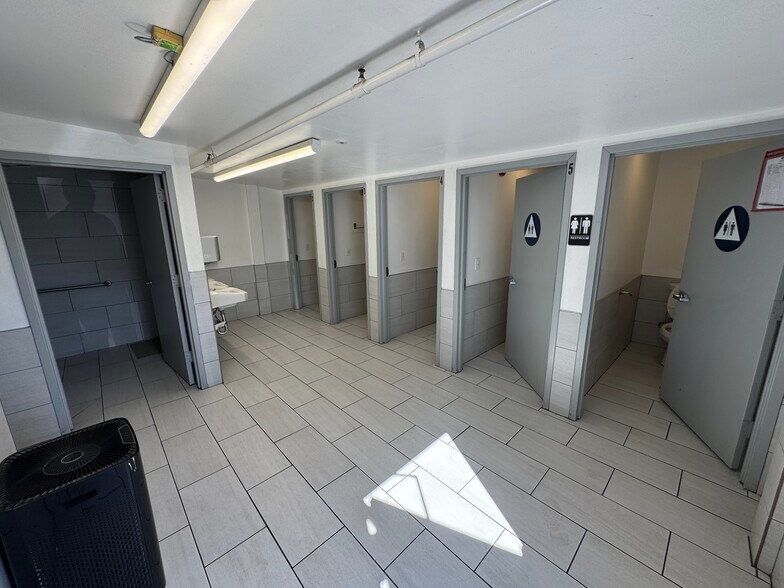 More Photos Of 6006 S Western Ave, Los Angeles Medical For Sale