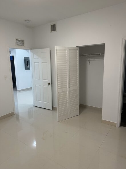 More Photos Of 620 W 29th St, Hialeah Apartments For Sale