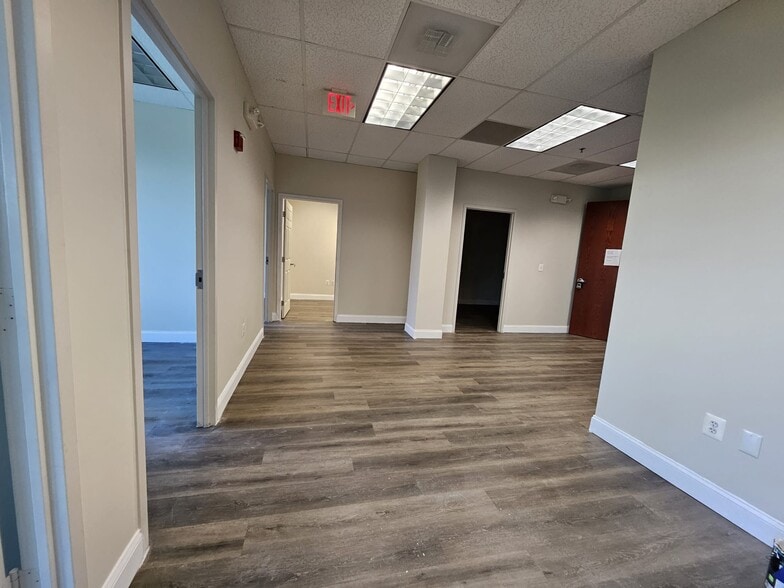 More Photos Of 9161 Liberia Ave, Manassas Medical For Sale