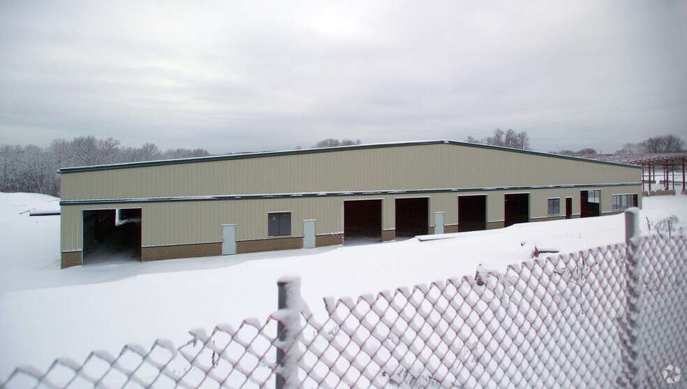 More Photos Of 47 October Hill Rd, Holliston Warehouse For Lease