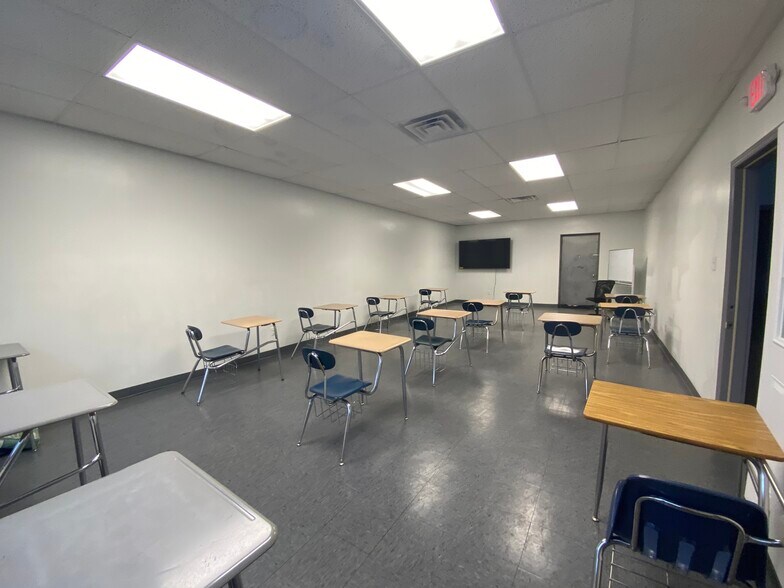 More Photos Of 2520-2522 N Broad St, Philadelphia Showroom For Sale