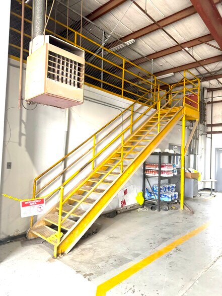 More Photos Of 204 Engineers Rd, Belle Chasse Warehouse For Lease