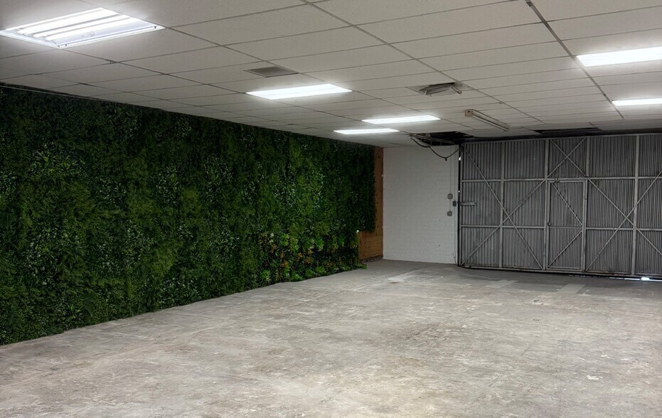 More Photos Of 1320 S Grand Ave, Los Angeles Warehouse For Lease