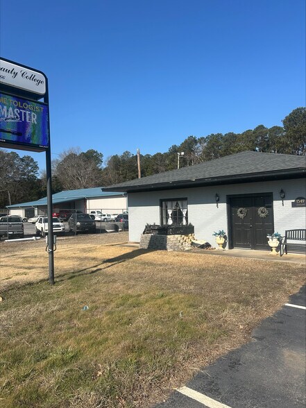 More Photos Of 1549 SC-72-221, Greenwood General Retail For Sale