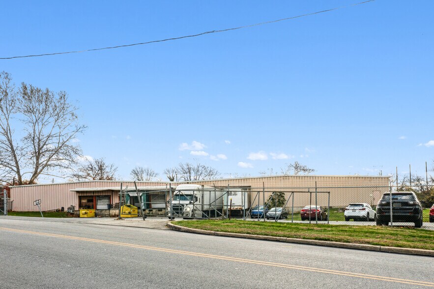 More Photos Of 680 Colwell Ln, Conshohocken Manufacturing For Lease