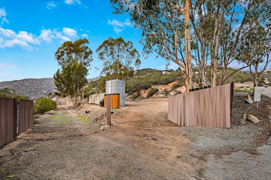 More Photos Of 15348 Running Deer Trl, Poway Manufactured Housing Mobile Home Park For Sale