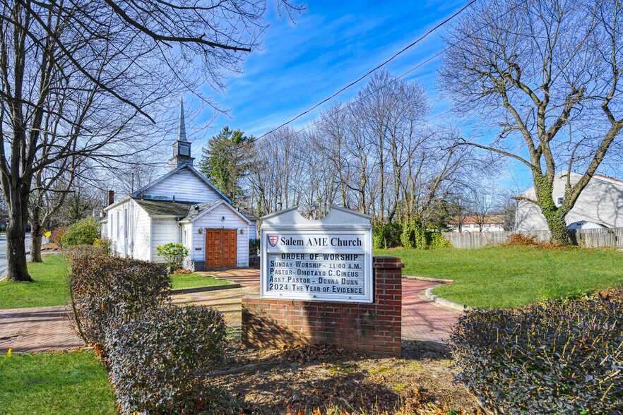 More Photos Of 109 Roslyn Rd, Roslyn Heights Religious Facility For Lease