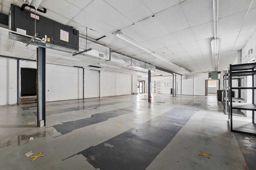 More Photos Of 189 Greenwood Ave, Midland Park Warehouse For Lease