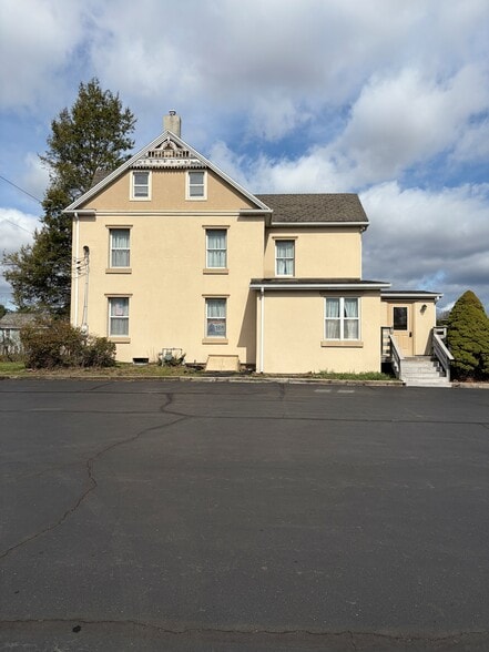 Primary Photo Of 1222 N 5th St, Stroudsburg Office For Lease
