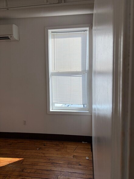 More Photos Of 521 Mount Hope St, North Attleboro Warehouse For Lease