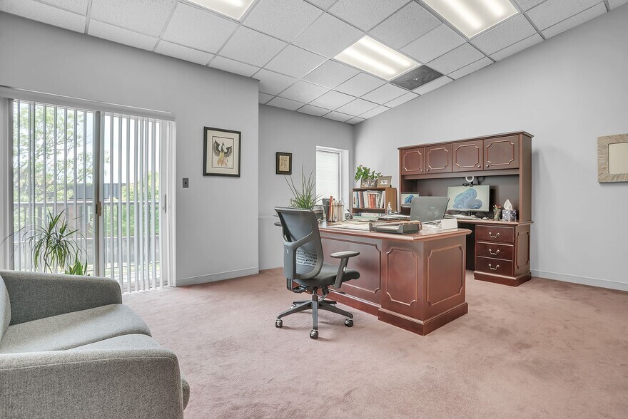 More Photos Of 4609 Pinecrest Office Park Dr, Alexandria Medical For Sale