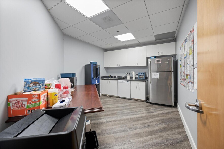 More Photos Of 28212 Kelly Johnson Pky, Valencia Medical For Lease