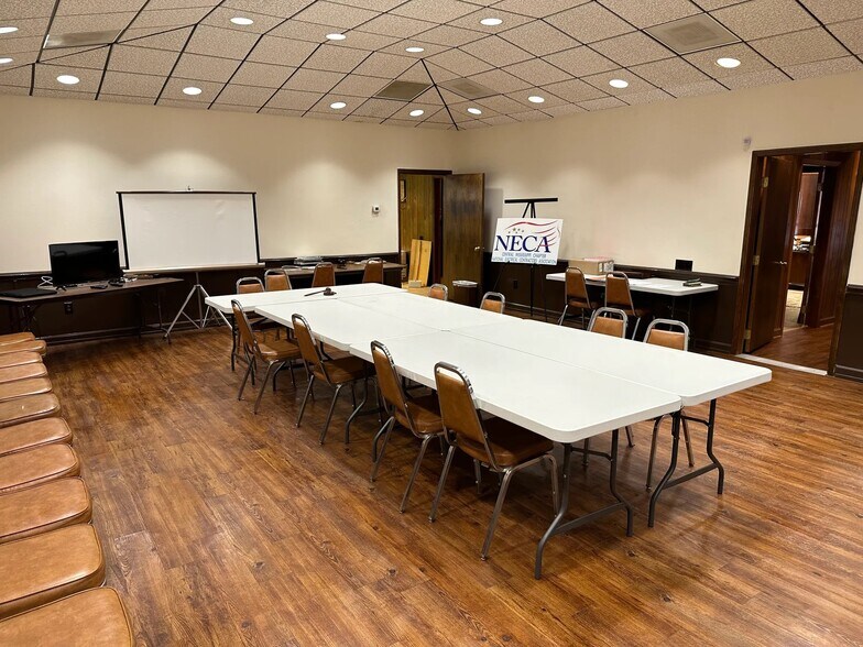 More Photos Of 5685 Highway 18 W, Jackson Office For Sale