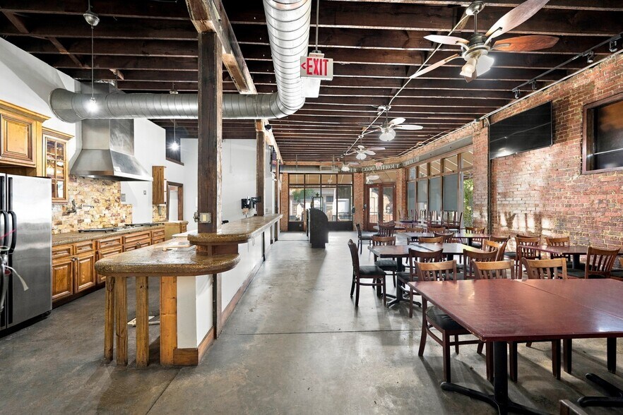 More Photos Of 1602-1608 Walnut St, Jacksonville Restaurant For Sale