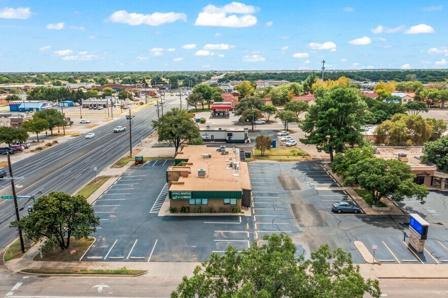 More Photos Of 7902 Slide Rd, Lubbock Veterinarian Kennel For Lease