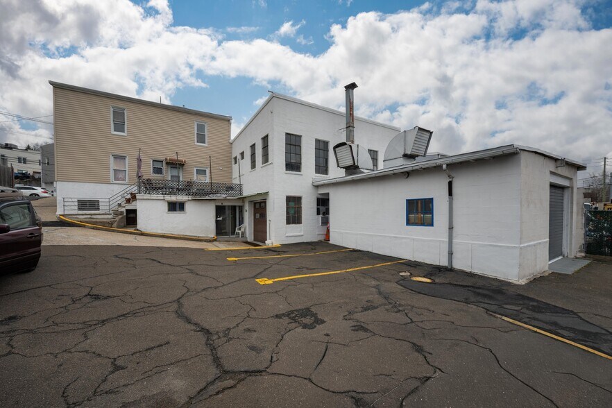 More Photos Of 914-920 Old Nepperhan Ave, Yonkers Storefront For Sale