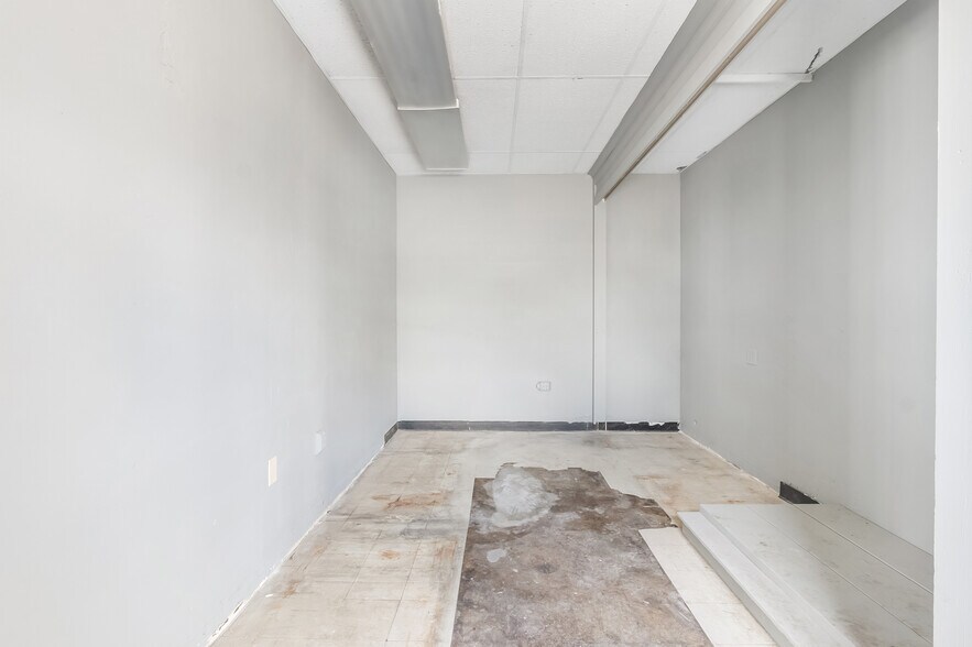 More Photos Of 775 NW 21st St, Miami Service For Sale