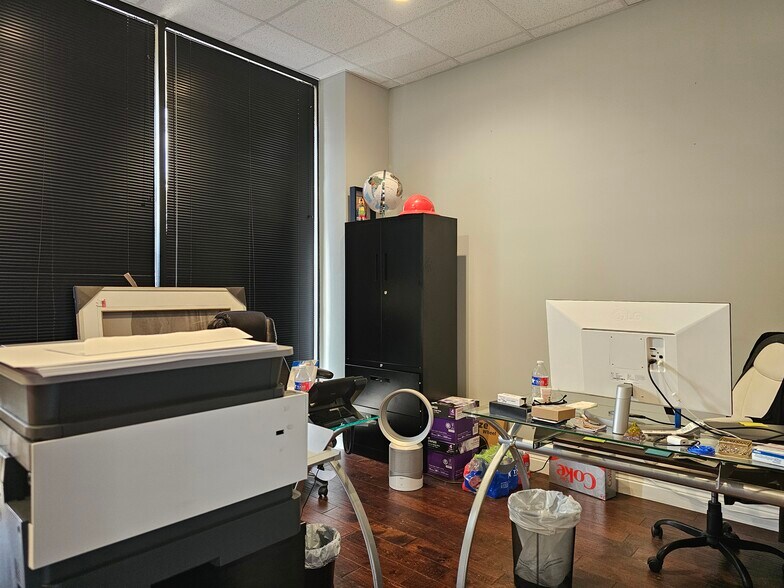 More Photos Of 12227 Huebner Rd, San Antonio Freestanding For Lease
