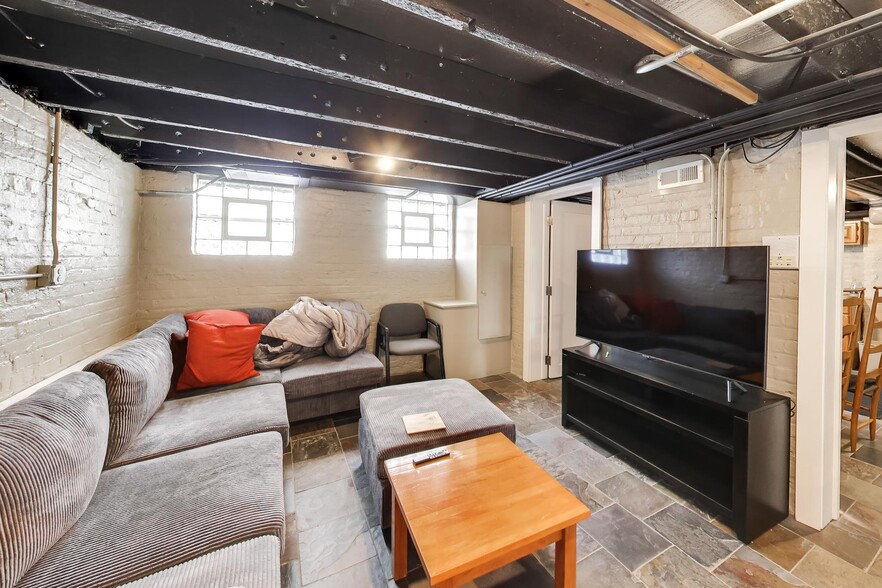 More Photos Of 1132 Florence Ave, Evanston Office Residential For Sale