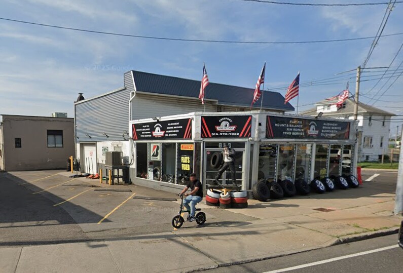 More Photos Of 240 E Merrick Rd, Freeport Storefront Retail Residential For Sale