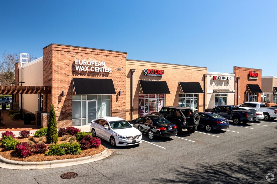 More Photos Of 1820-2008 E Arbor Dr, Charlotte Unknown For Lease