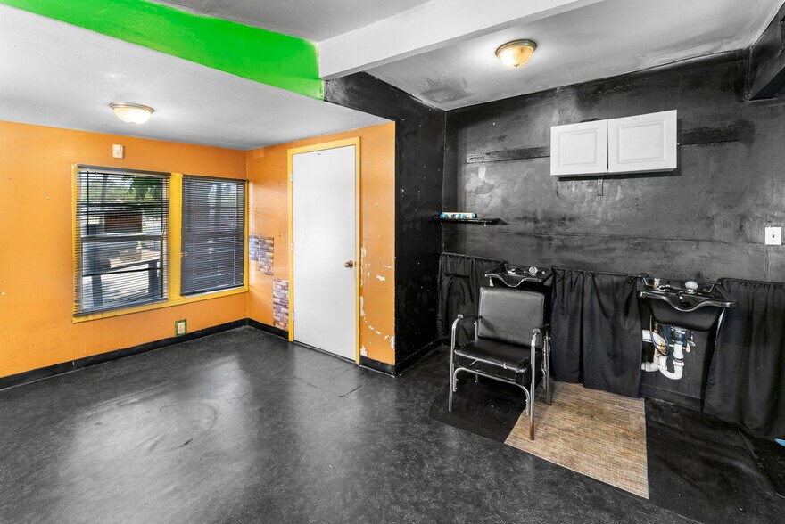 More Photos Of 4118 Augusta Rd, Savannah Freestanding For Sale