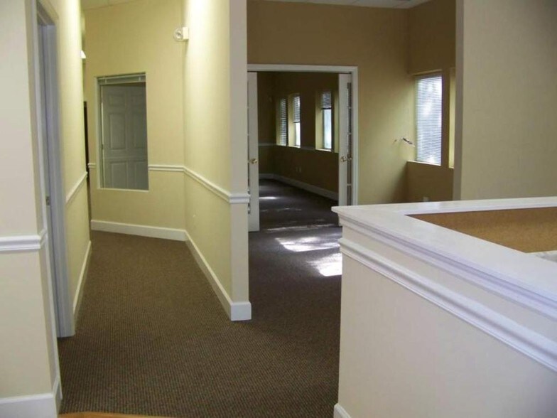 More Photos Of 136 Beach City Rd, Hilton Head Flex For Lease