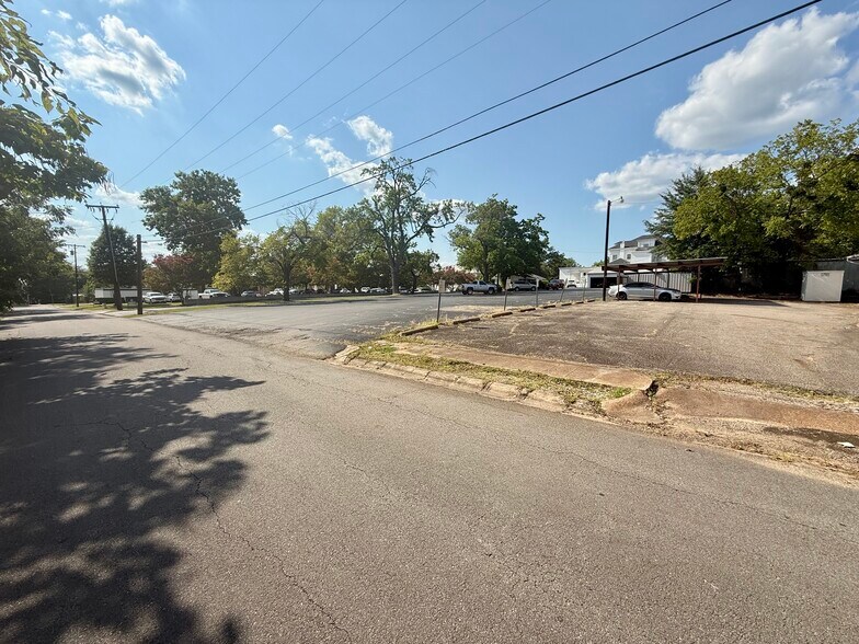 More Photos Of 170 8th St SE, Paris Office For Sale