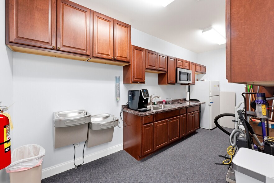 More Photos Of 415-421 W Pike St, Lawrenceville Office For Sale