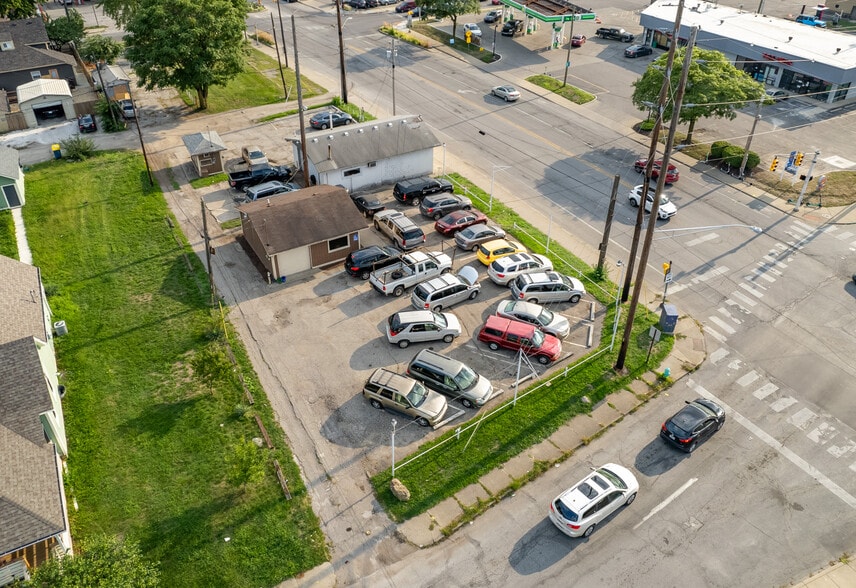 More Photos Of 1101 S East St, Indianapolis Auto Dealership For Sale