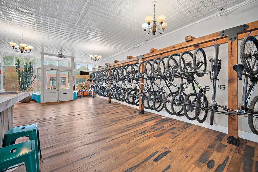 More Photos Of 1501 W Colorado Ave, Colorado Springs Storefront Retail Residential For Sale