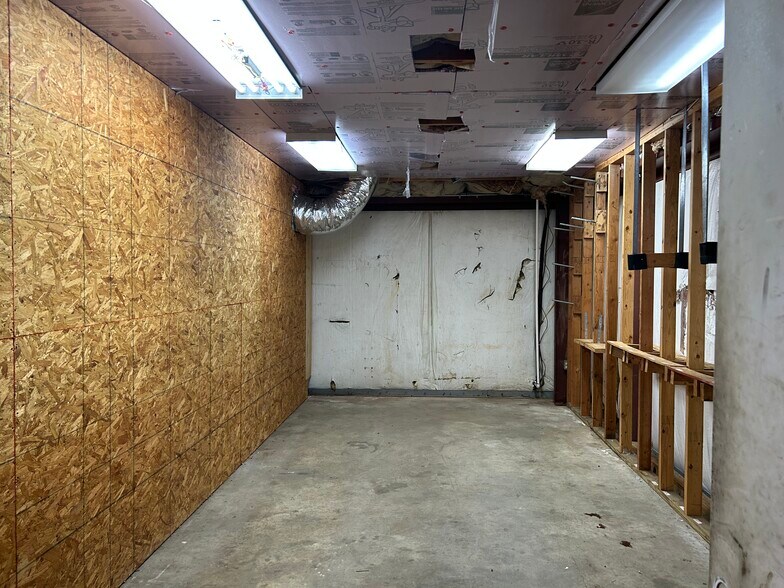 More Photos Of 9296 S Main St, Jonesboro Service For Sale