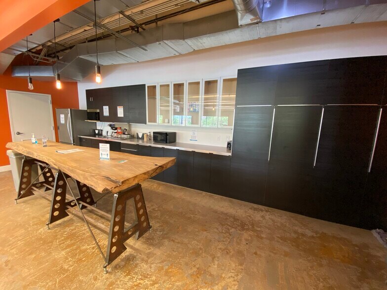 More Photos Of 2808 Caroline St, Houston Coworking Space