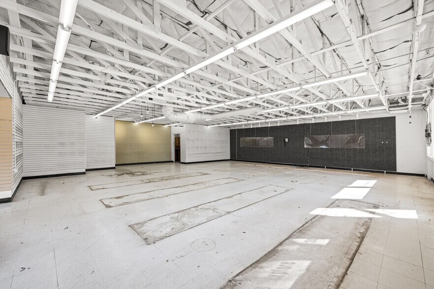 More Photos Of 2601 J St, Sacramento Freestanding For Lease