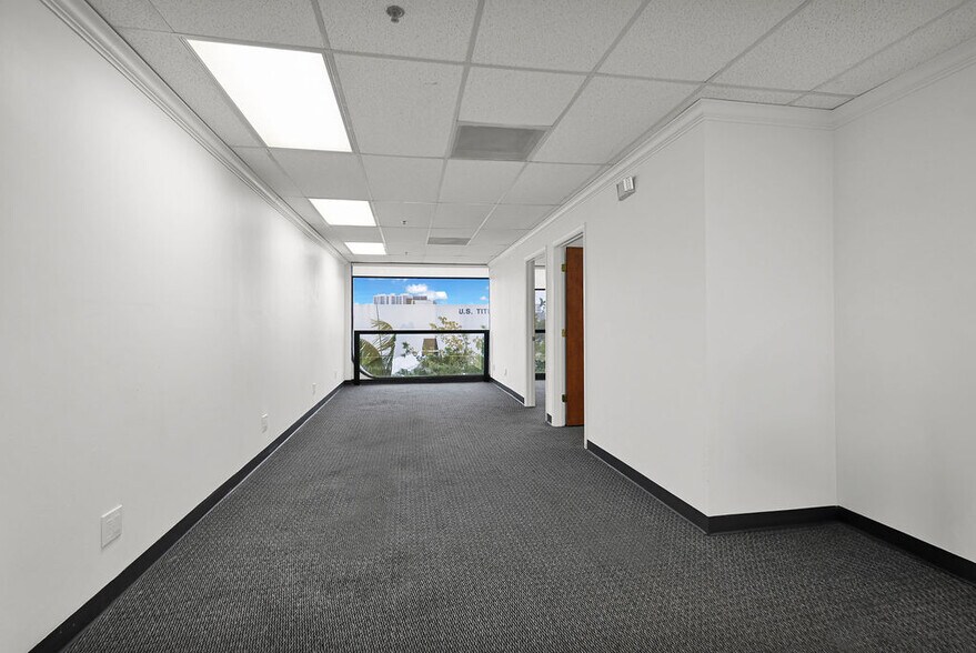 More Photos Of 2691 E Oakland Park Blvd, Fort Lauderdale Office Residential For Lease
